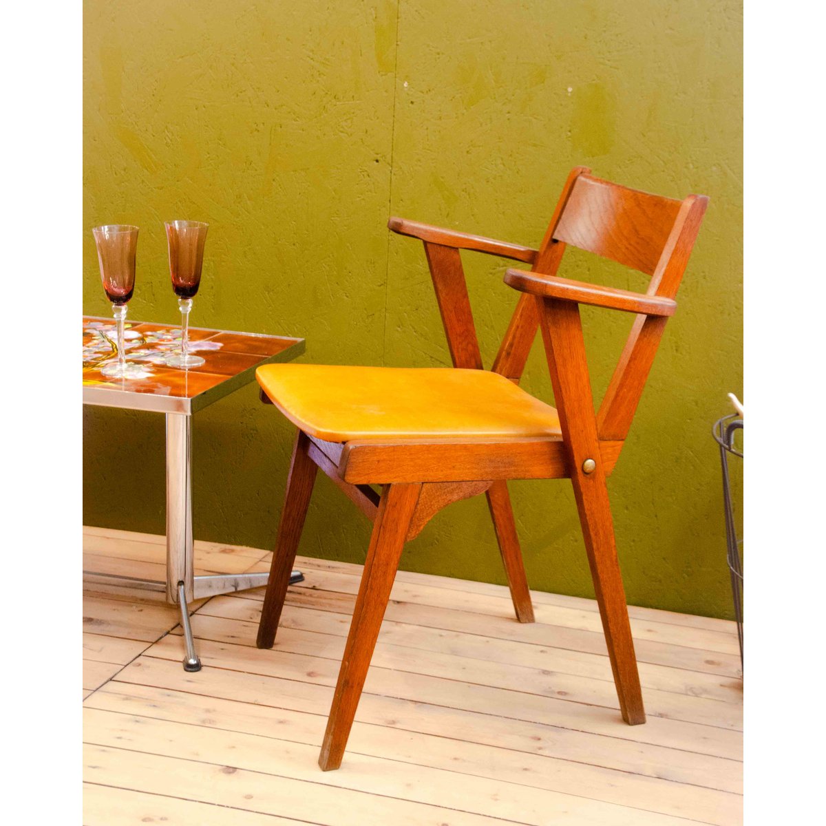 Chaise en bois Claude N°1587 - Bon état marron, DEBONGOUT