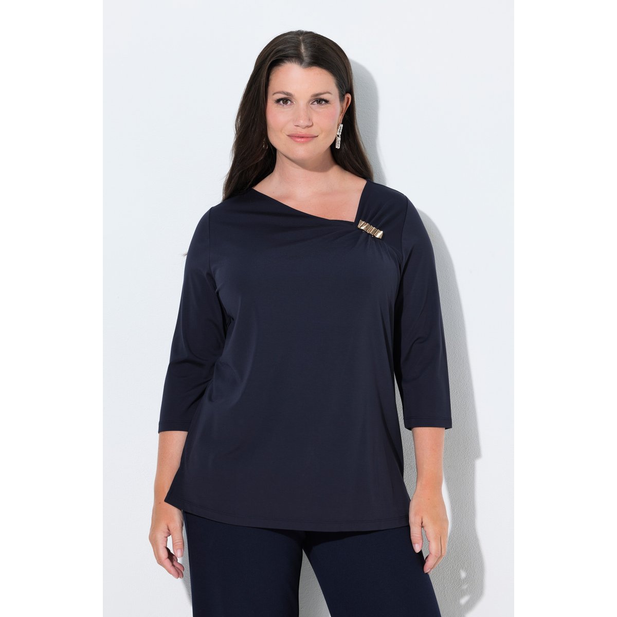 Blouse avec broche marine foncé, ULLA POPKEN