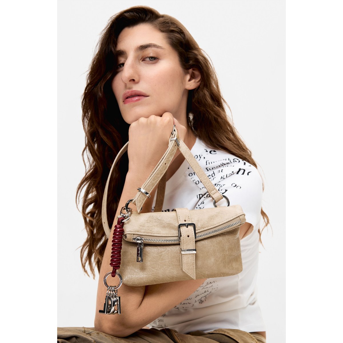 Grand portefeuille bandoulière beige, DESIGUAL