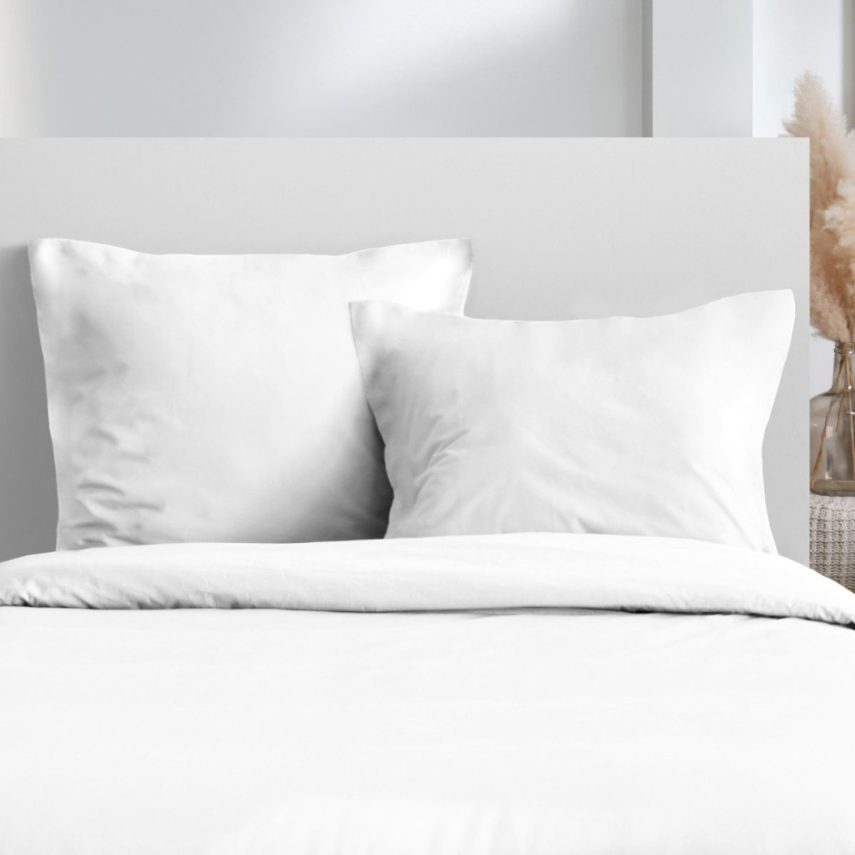 Housse de couette 240x220 blanche + 2 taies 100% microfibre blanc, DECORATIE