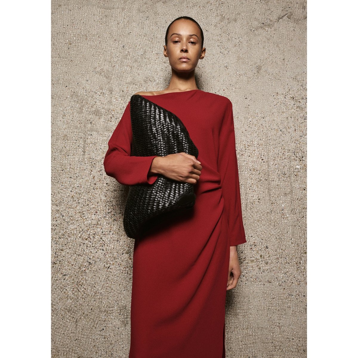 Robe col bateau froncée rouge, MANGO
