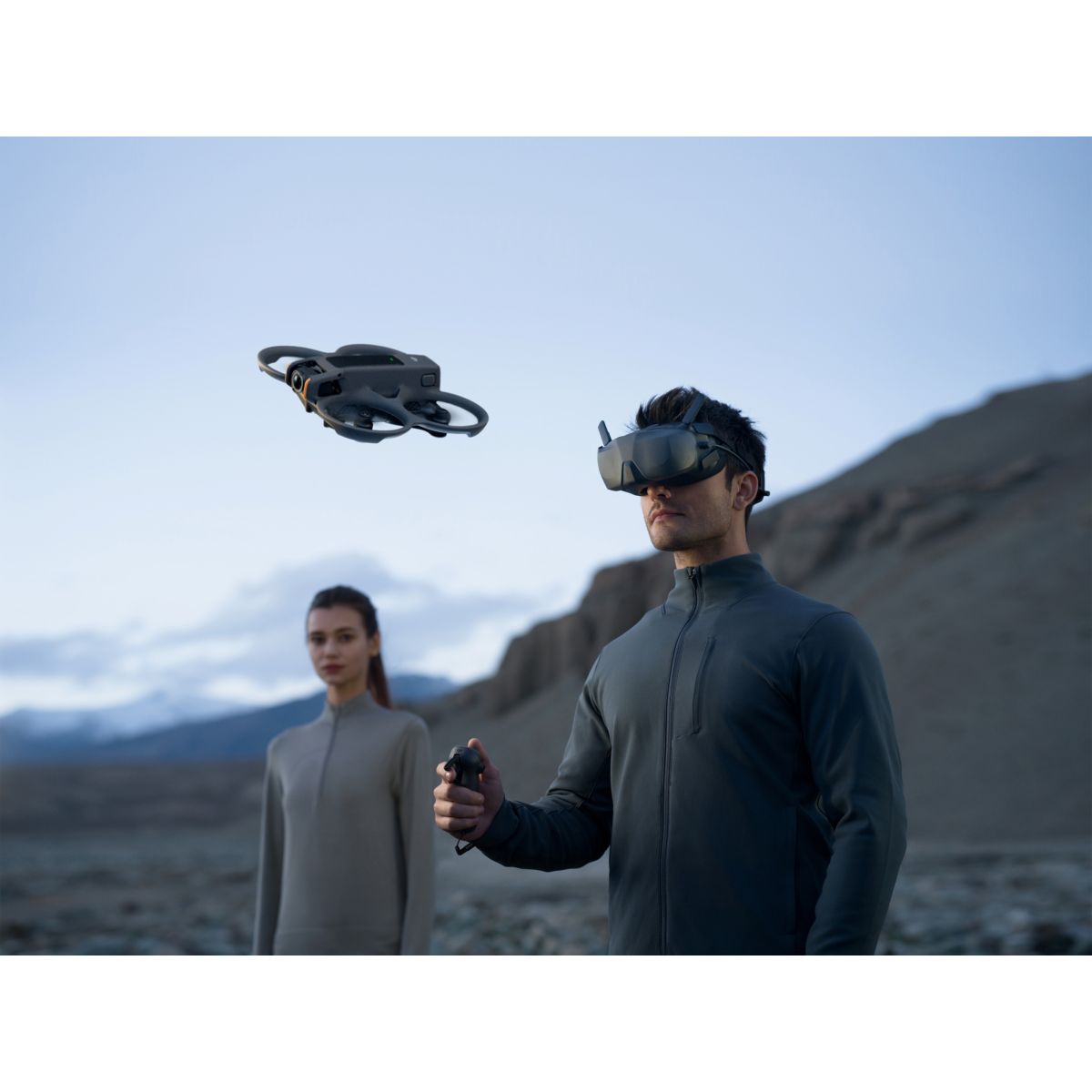 Drone Avata 2 Fly Smart Combo 3 Batteries gris, DJI