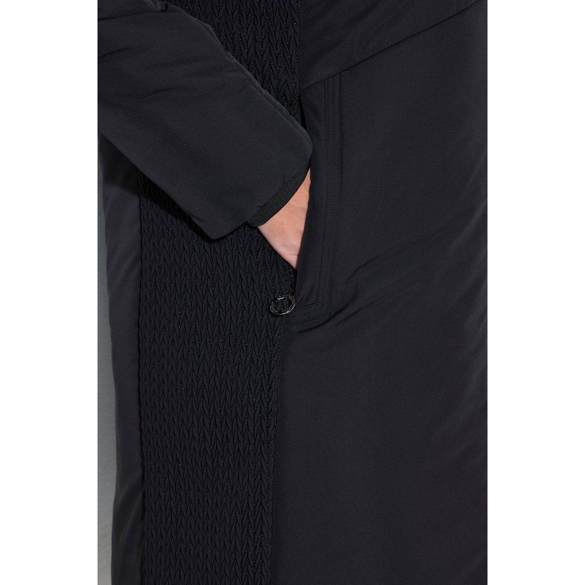 Manteau à capuche aspect duvet noir, ULLA POPKEN