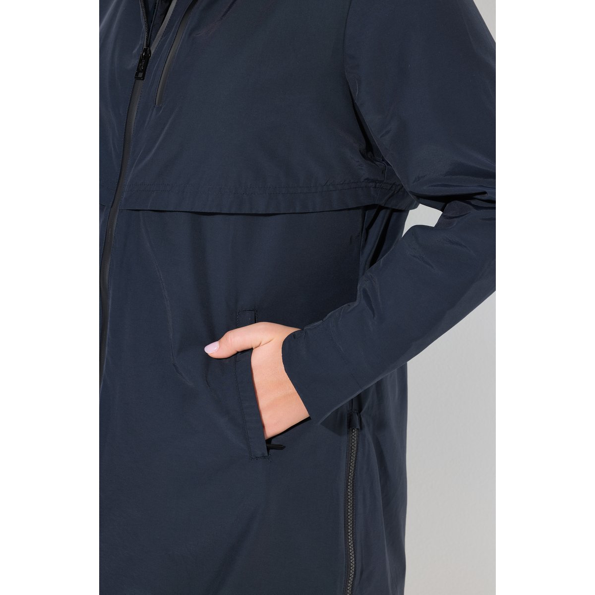 Parka à capuche. Fentes latérales zippées. marine, ULLA POPKEN