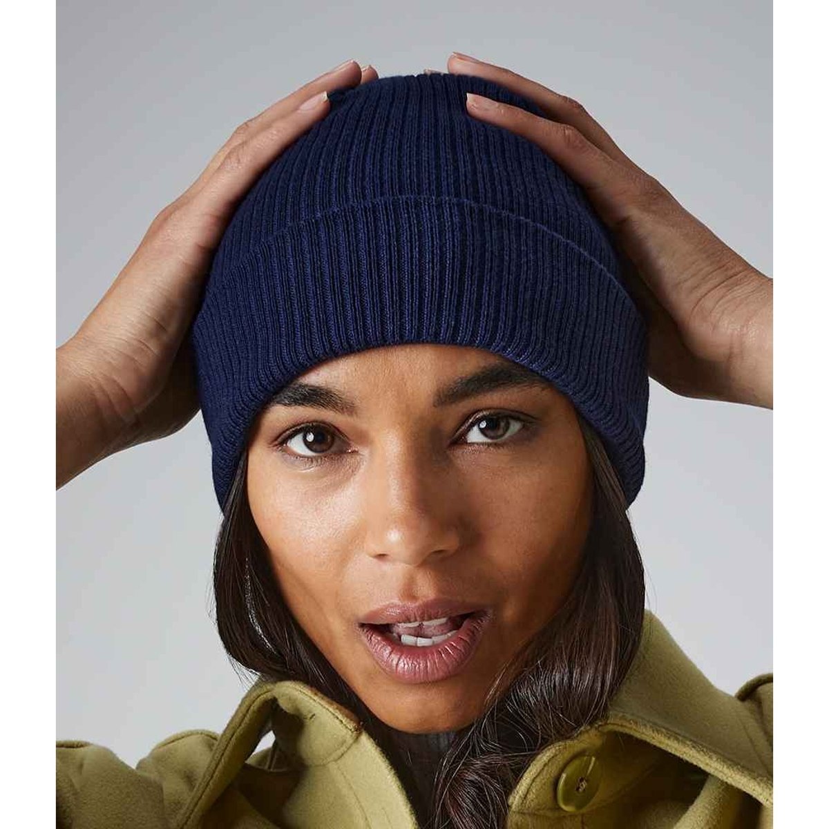 Bonnet bleu marine, BEECHFIELD