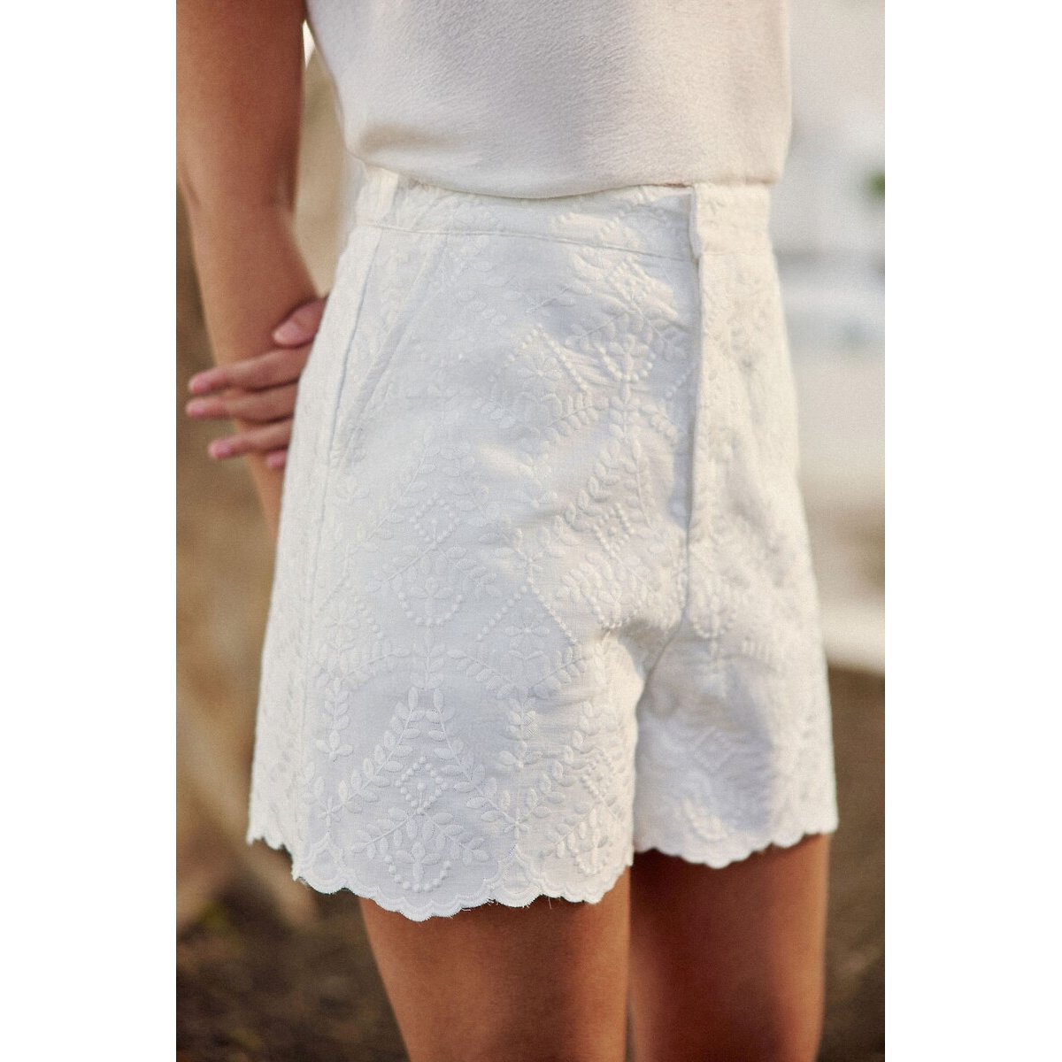 Sonia Embroidered Shorts ecru , LA PETITE ETOILE