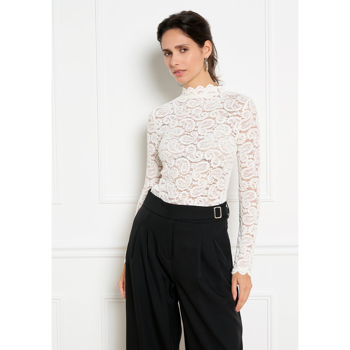 T-shirt col montant en dentelle blanc casse, LOLALIZA