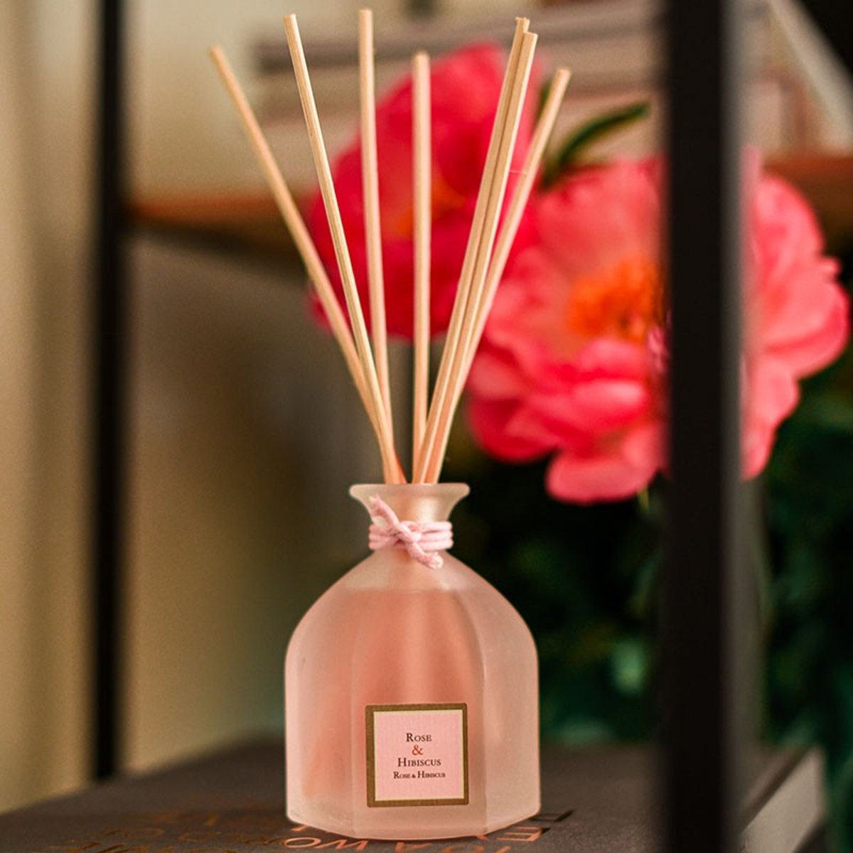 Diffuseur de parfum Coloré  ROSE & HIBISCUS rose, COLLINES DE PROVENCE