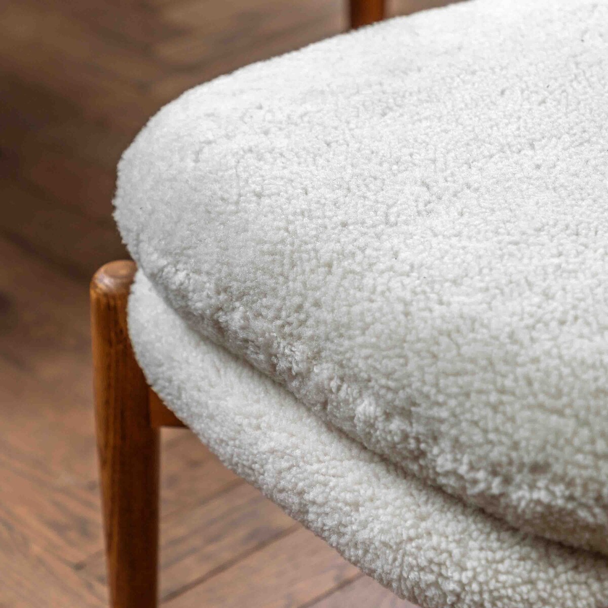 Dulcimer Sheepskin Footstool ecru, ÉDITÉ