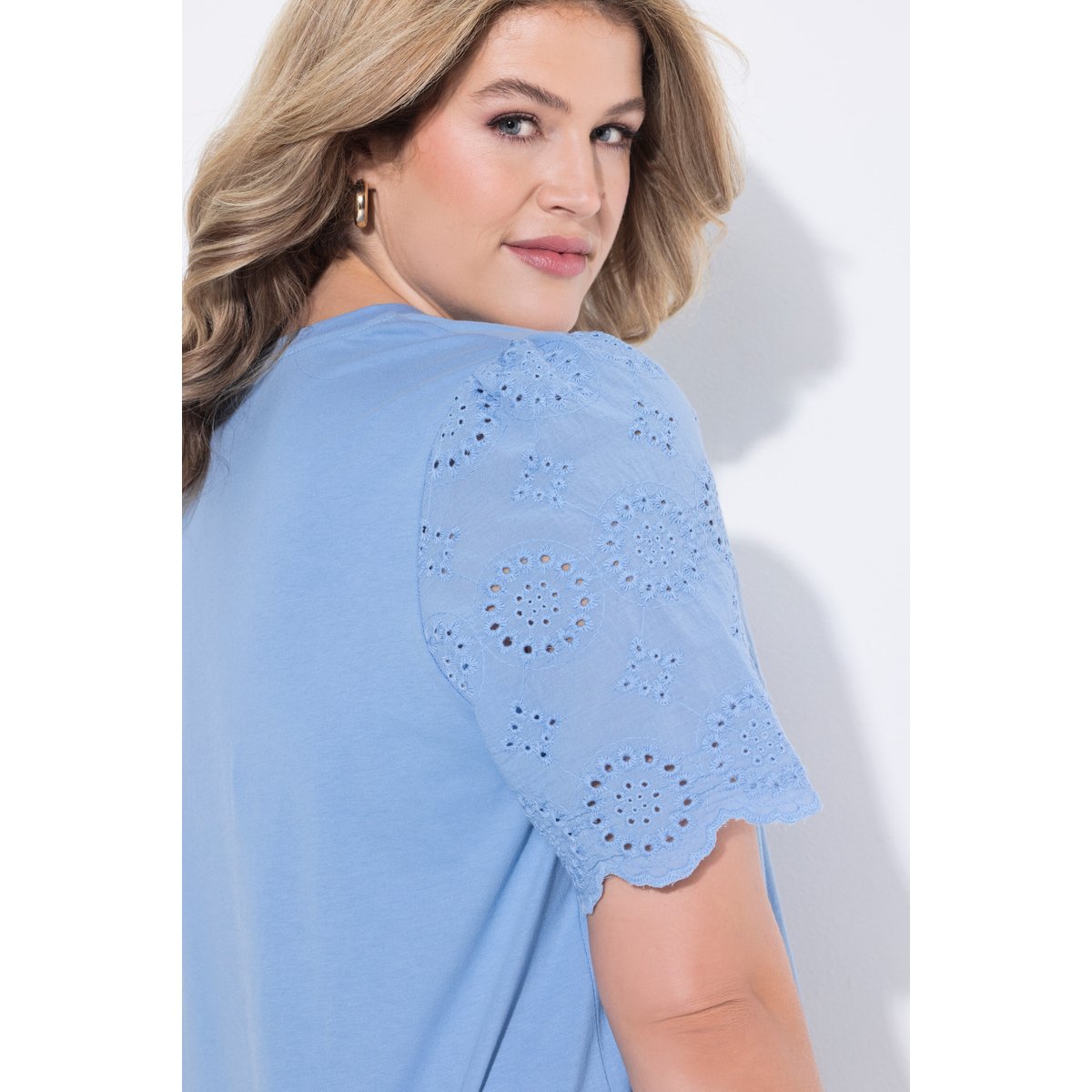 T-shirt en coton bio avec broderies bleu pigeon, ULLA POPKEN