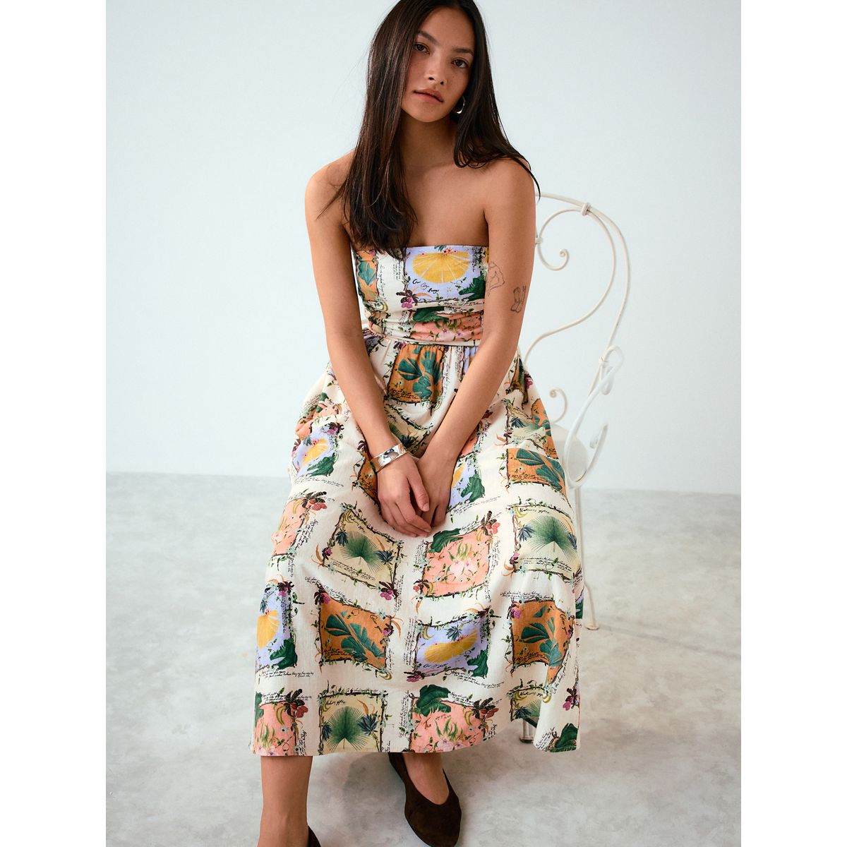 Robe mi-longue bandeau froncée en lin mélangé collection kew imprimé floral écru, NEXT