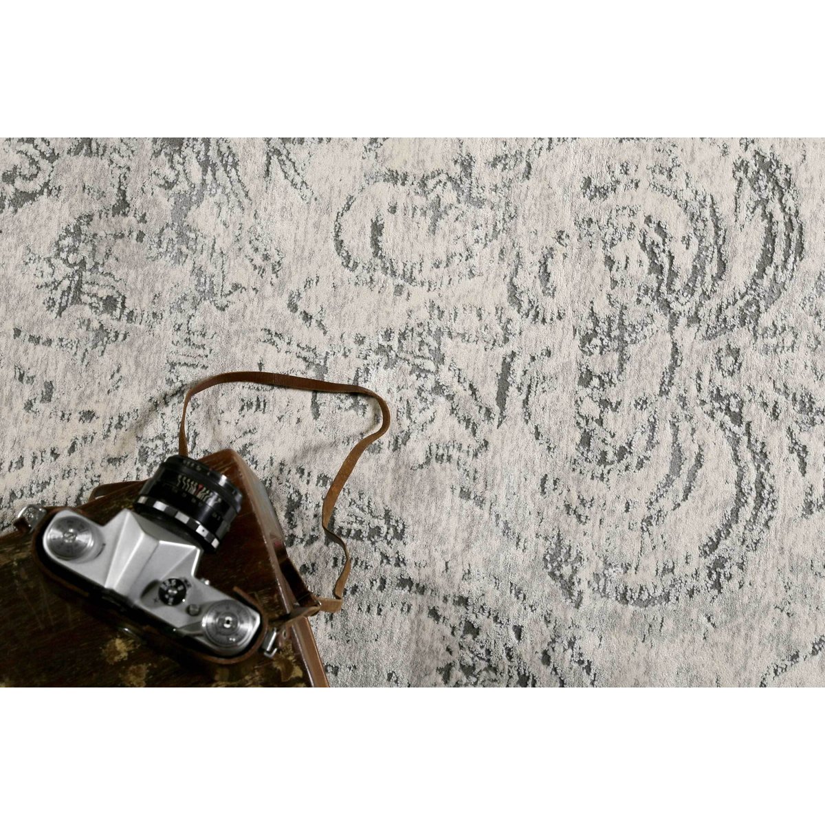 Tapis velours ras à relief cachemire , ELDA gris, ESPRIT