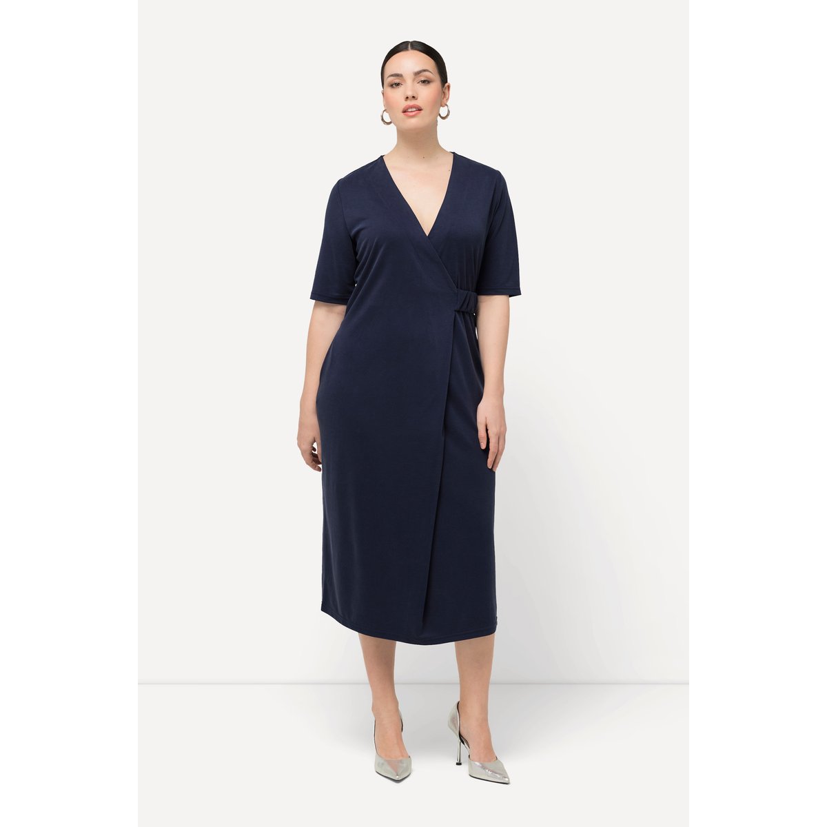 Robe midi avec poches et manches courtes. marine, ULLA POPKEN
