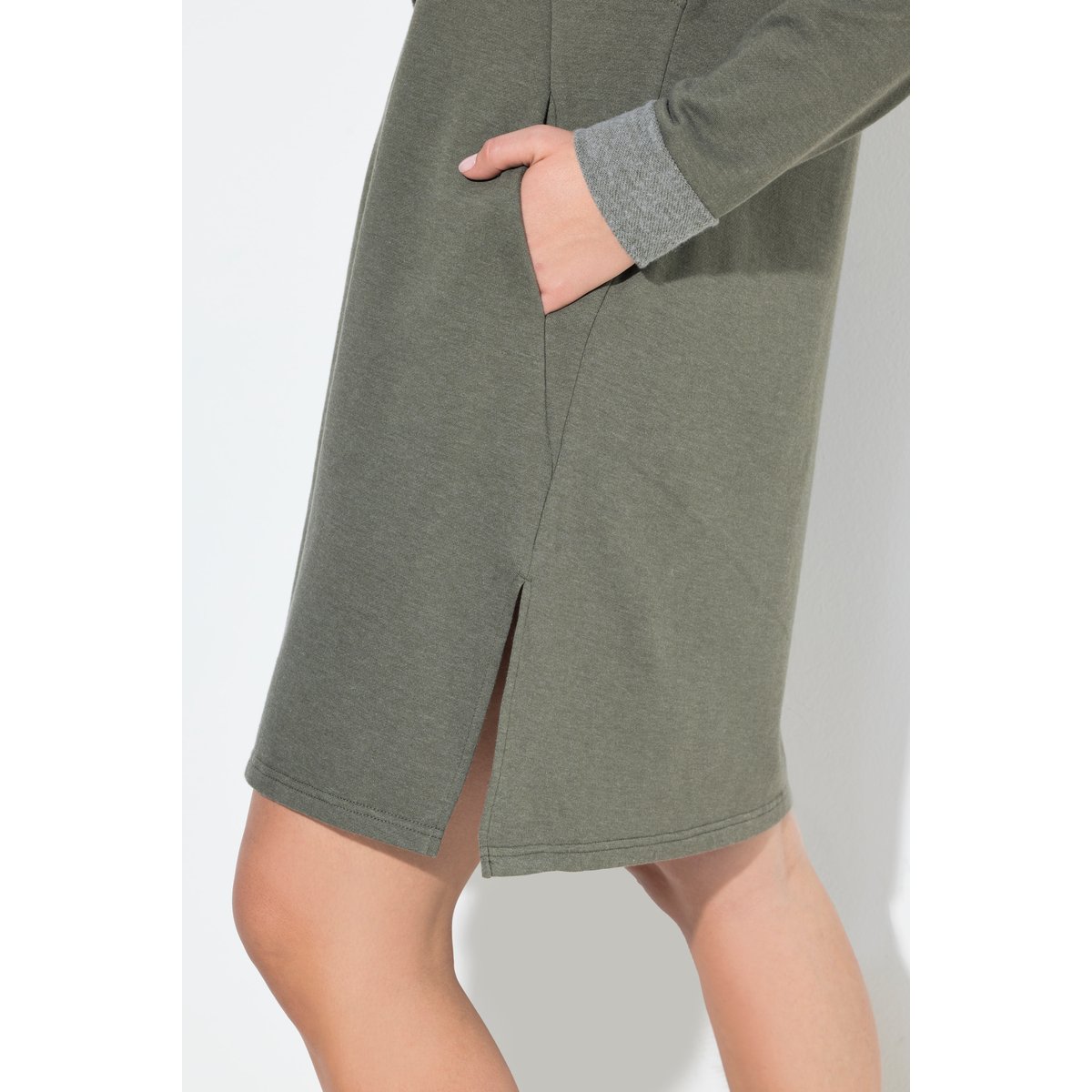 Robe évasée en molleton, à col camionneur gris olive, ULLA POPKEN