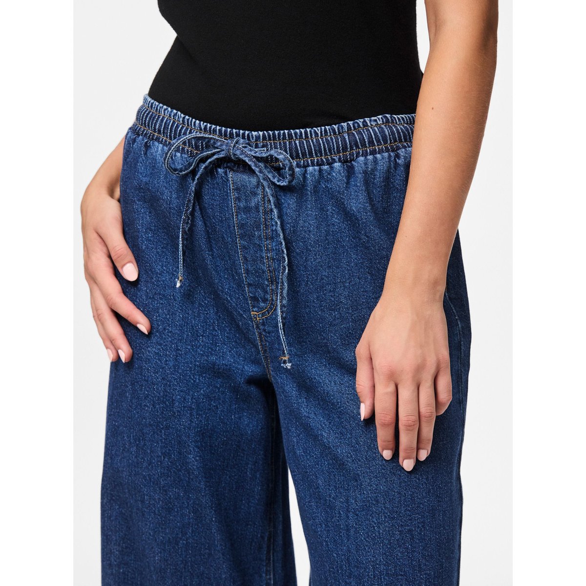 Jean À Coupe Ample medium blue denim, PIECES