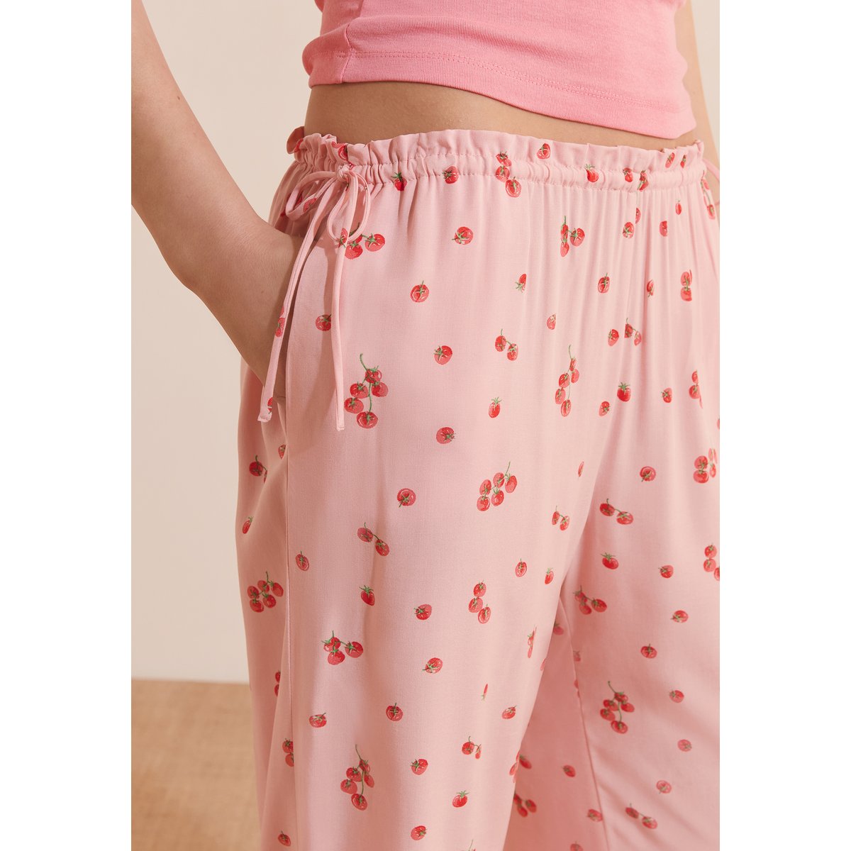 Pantalon de pyjama 7/8 à motifs tomates avec noeuds côté TIMI rose bonbon, ETAM