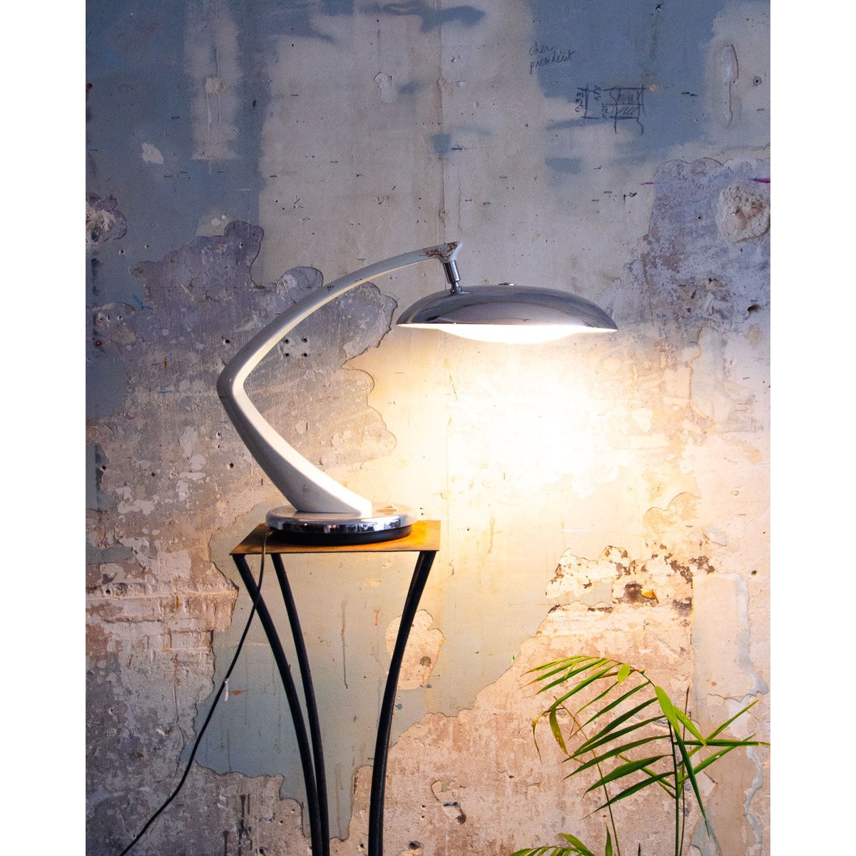 Lampe au design épuré Julia N°898 - Bon état blanc, DEBONGOUT