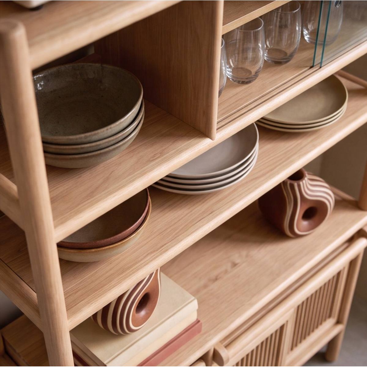 Vaisselier en bois de manguier JUSTINE bois clair, MADE IN MEUBLES