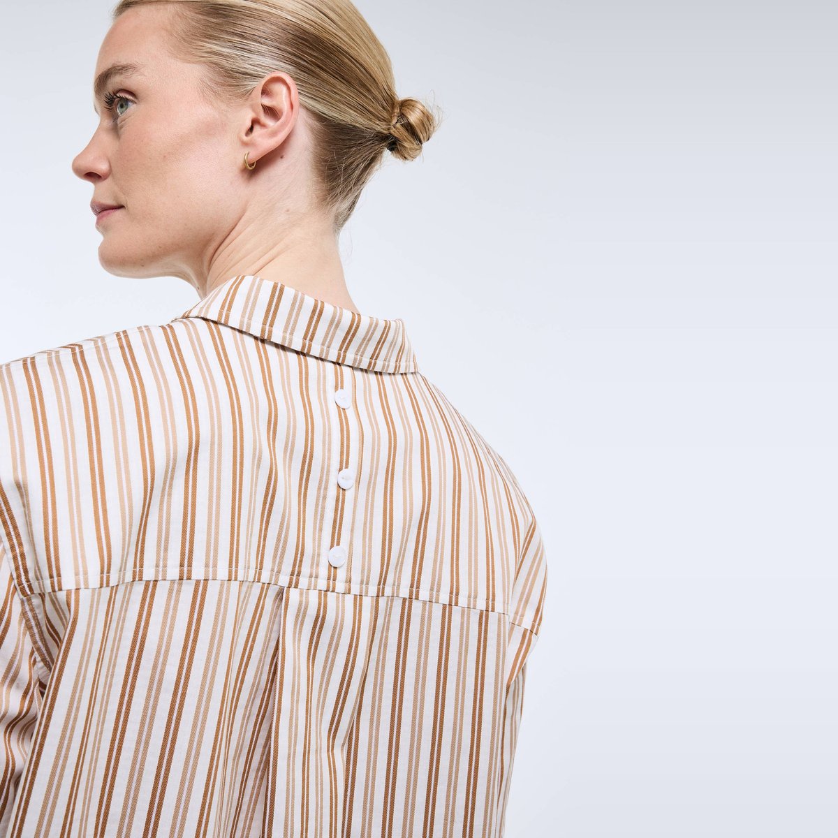 Chemise de nuit longue rayée en coton ecru, MONOPRIX