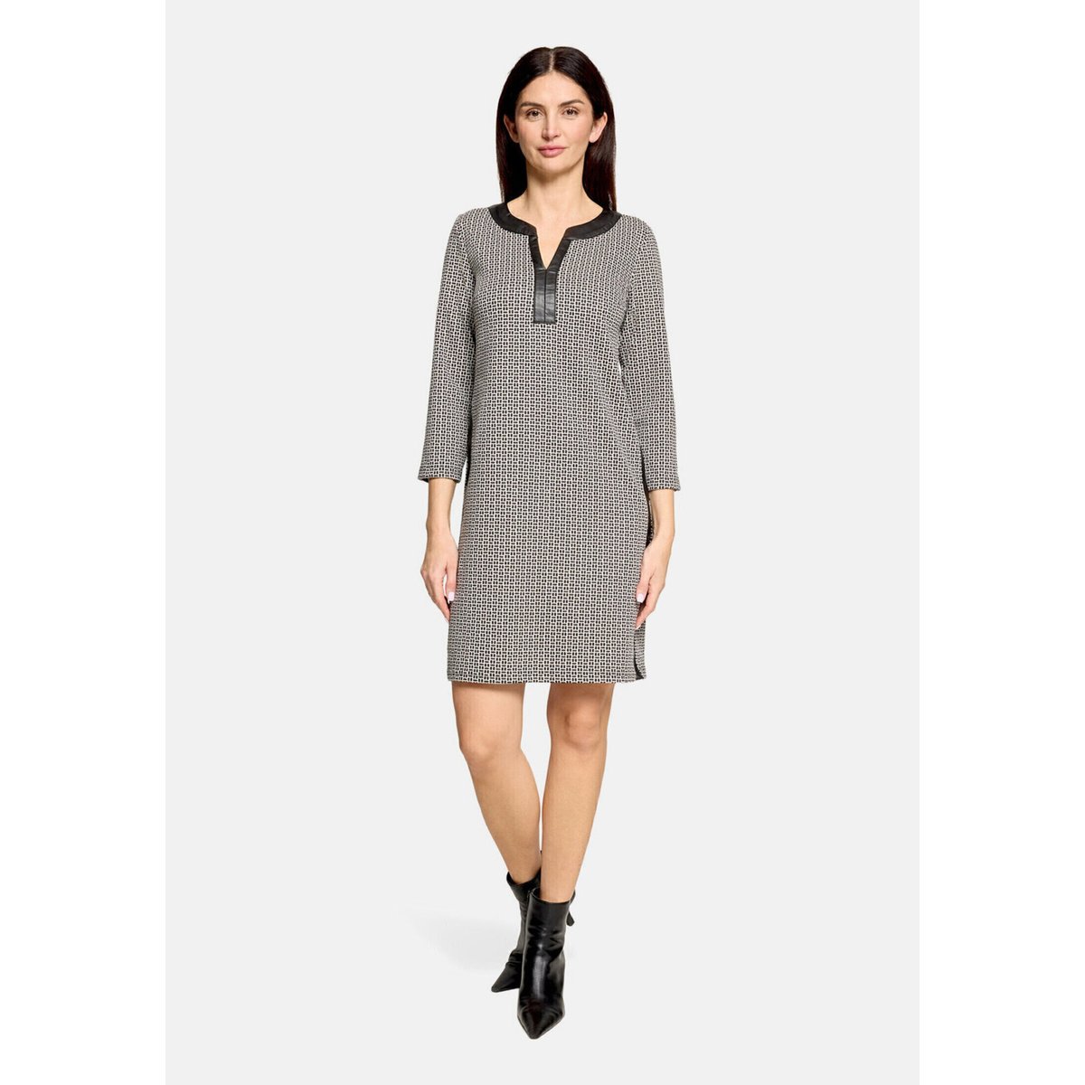 Robe en jersey à poches extérieures blanc/noir, BETTY BARCLAY