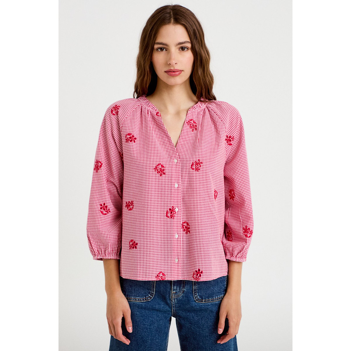 Blouse col v manches 3/4 broderie rouge, CACHE CACHE