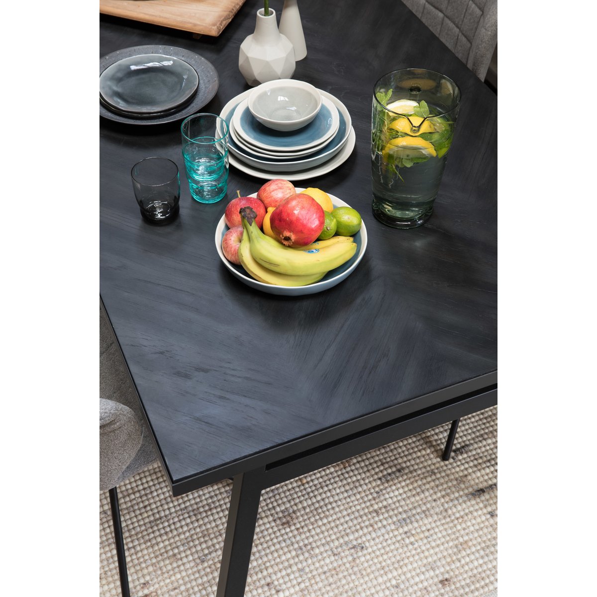 Table en bois rectangulaire 6 places Seth noir, ZUIVER