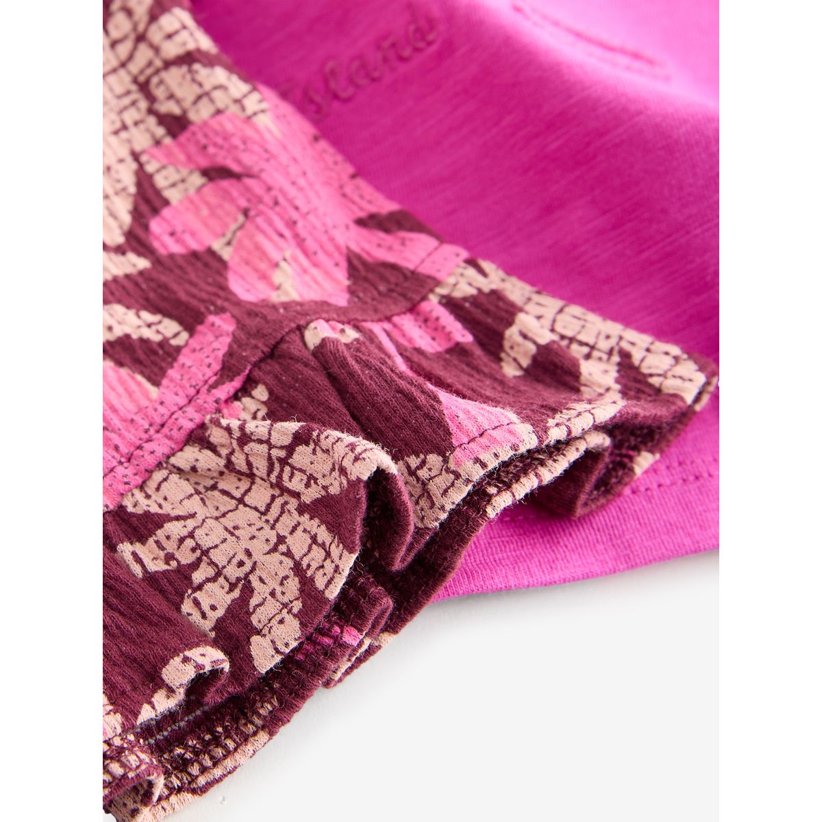 Ensemble haut à manches courtes et short broderie de palmier rose/violette, NEXT