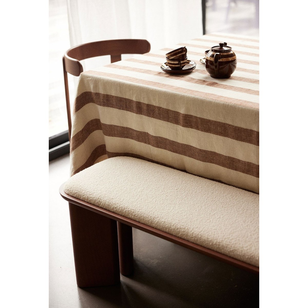 Banc en bois laqué léopard, Lazare noyer, GABRIELLE PARIS