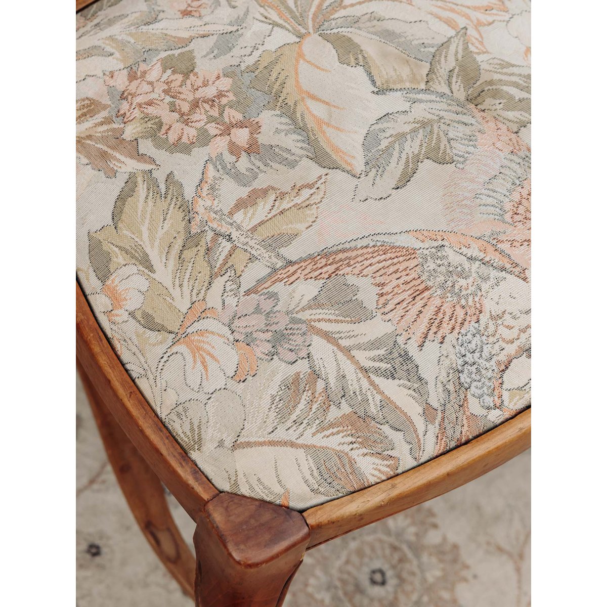 Lot de 4 chaises en bois Claude N°847 - Bon état bois foncé, DEBONGOUT