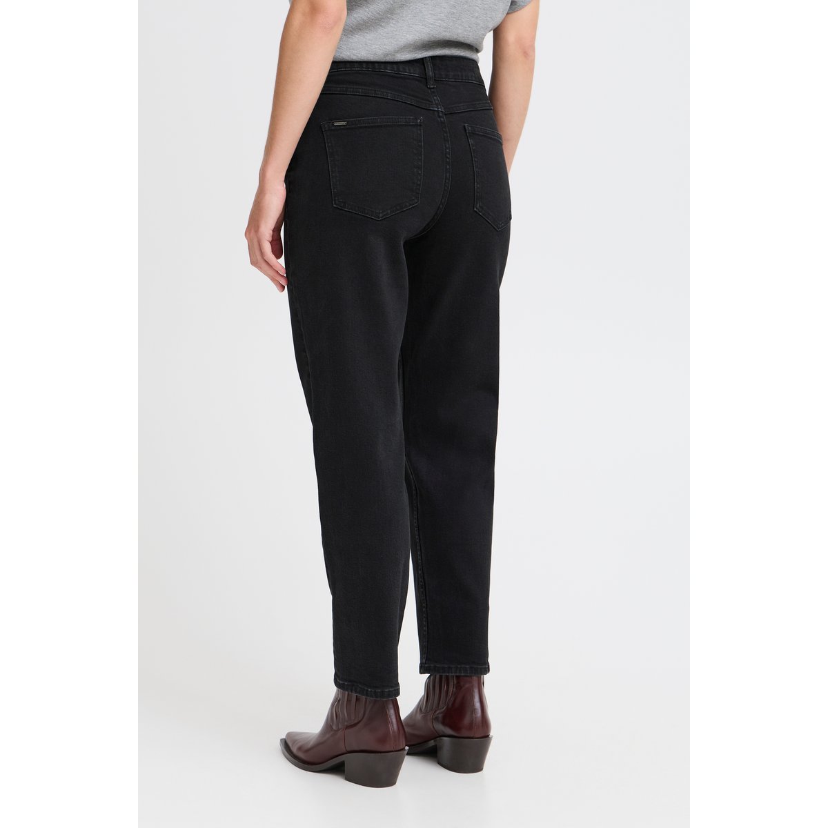 Jeans taille haute, jambes droites noir black denim, B.YOUNG
