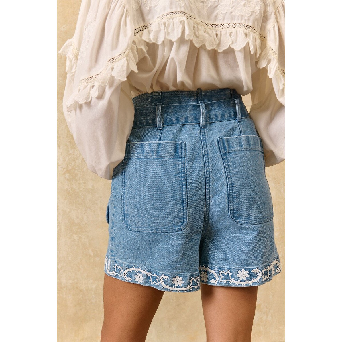 Short en denim brodé avec ceinture, VIRGIN stone blue, LOUISE MISHA