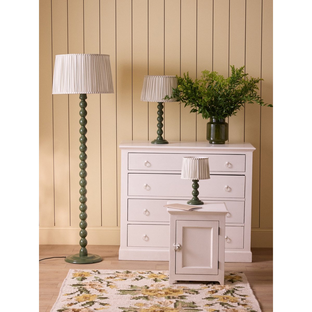 Pied de lampe en bois BERTILLE - Grand Modèle vert lichen, CYRILLUS