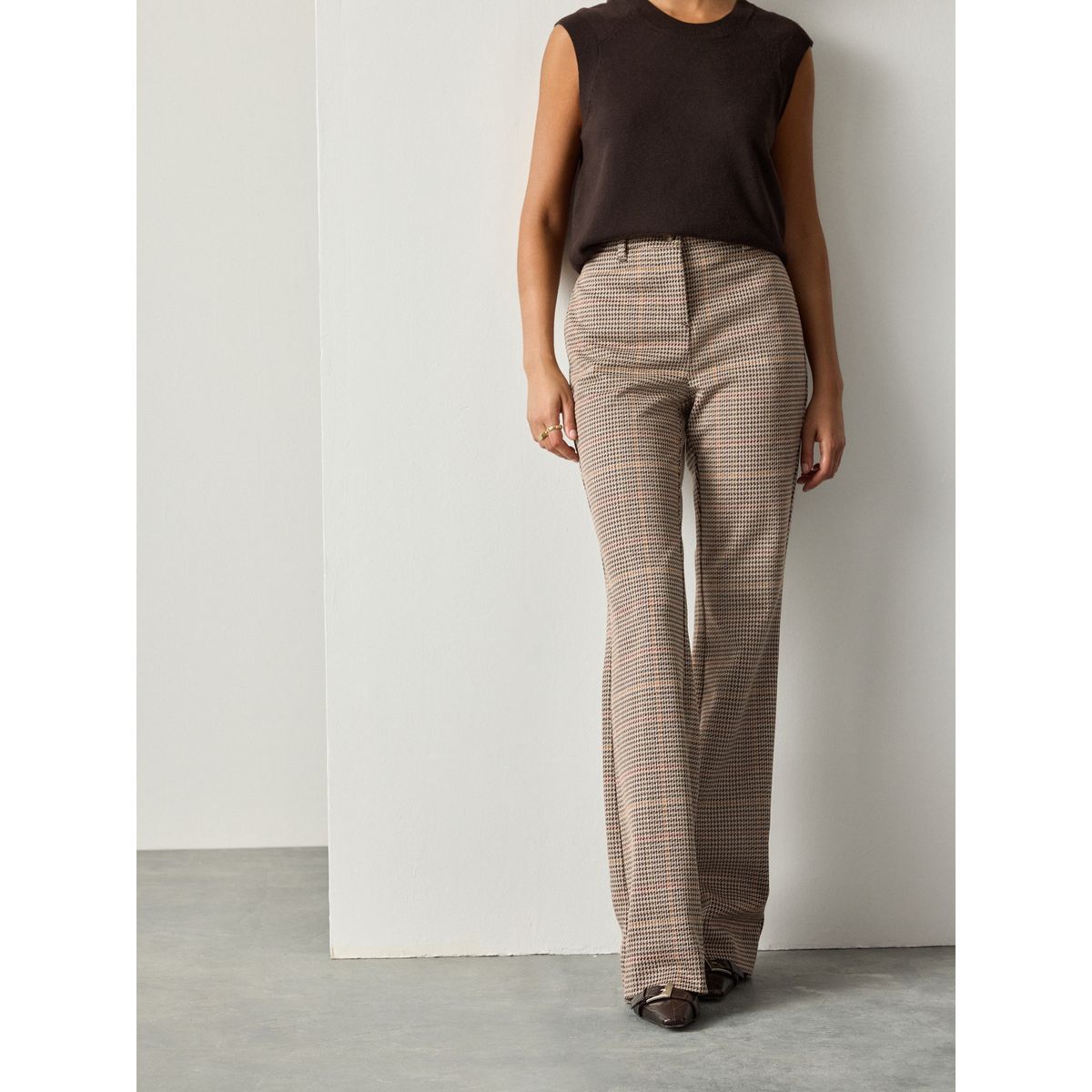 Pantalon évasé en maille point de rome marron à carreaux, NEXT