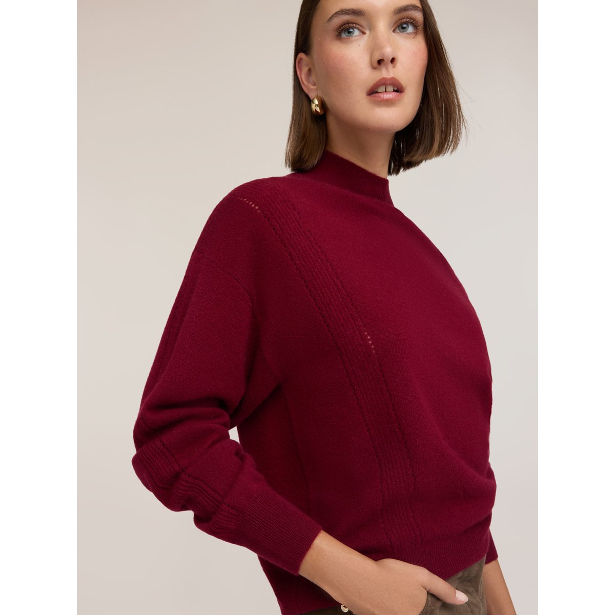 Col roulé avec détail ajouré burgundy, MOTIVI