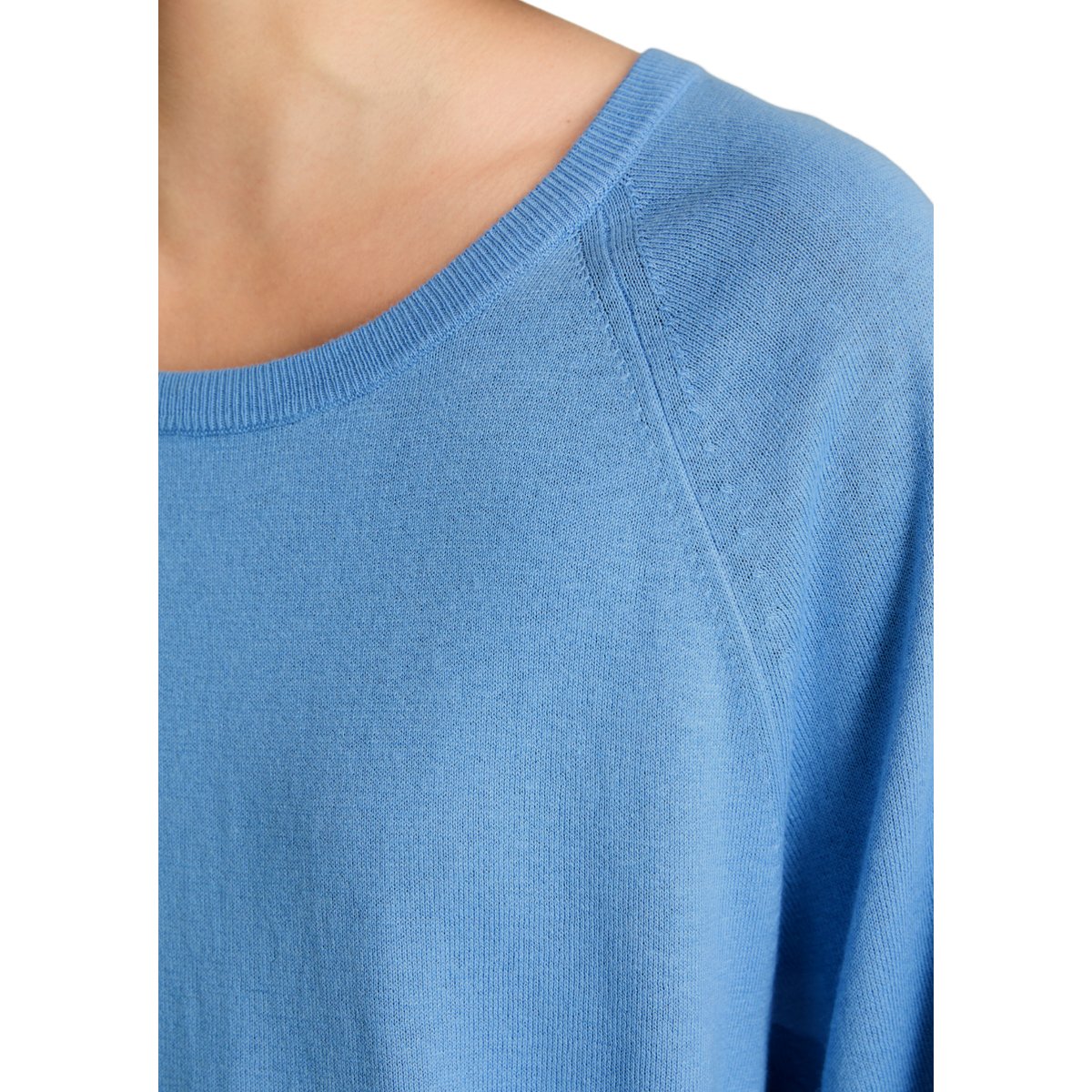 Pull à manches courtes relaxed en doux mélange de coton organique et de modal bleu moyen, MARC O’POLO DENIM
