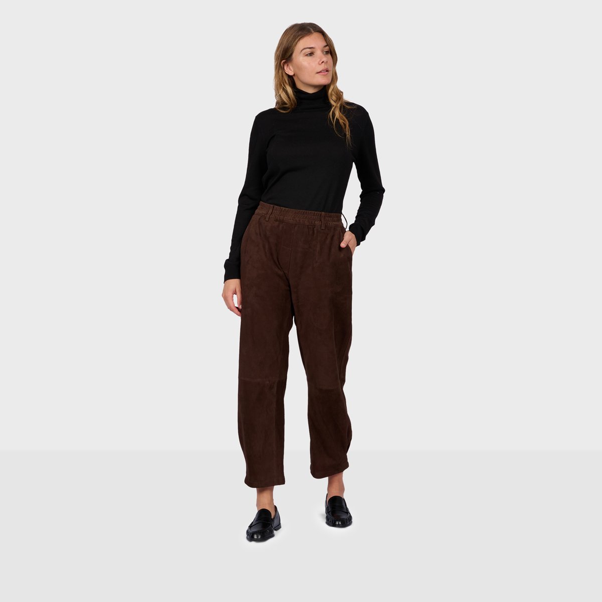 Pantalon à taille élastiquée en cuir MIA chocolat, OAKWOOD