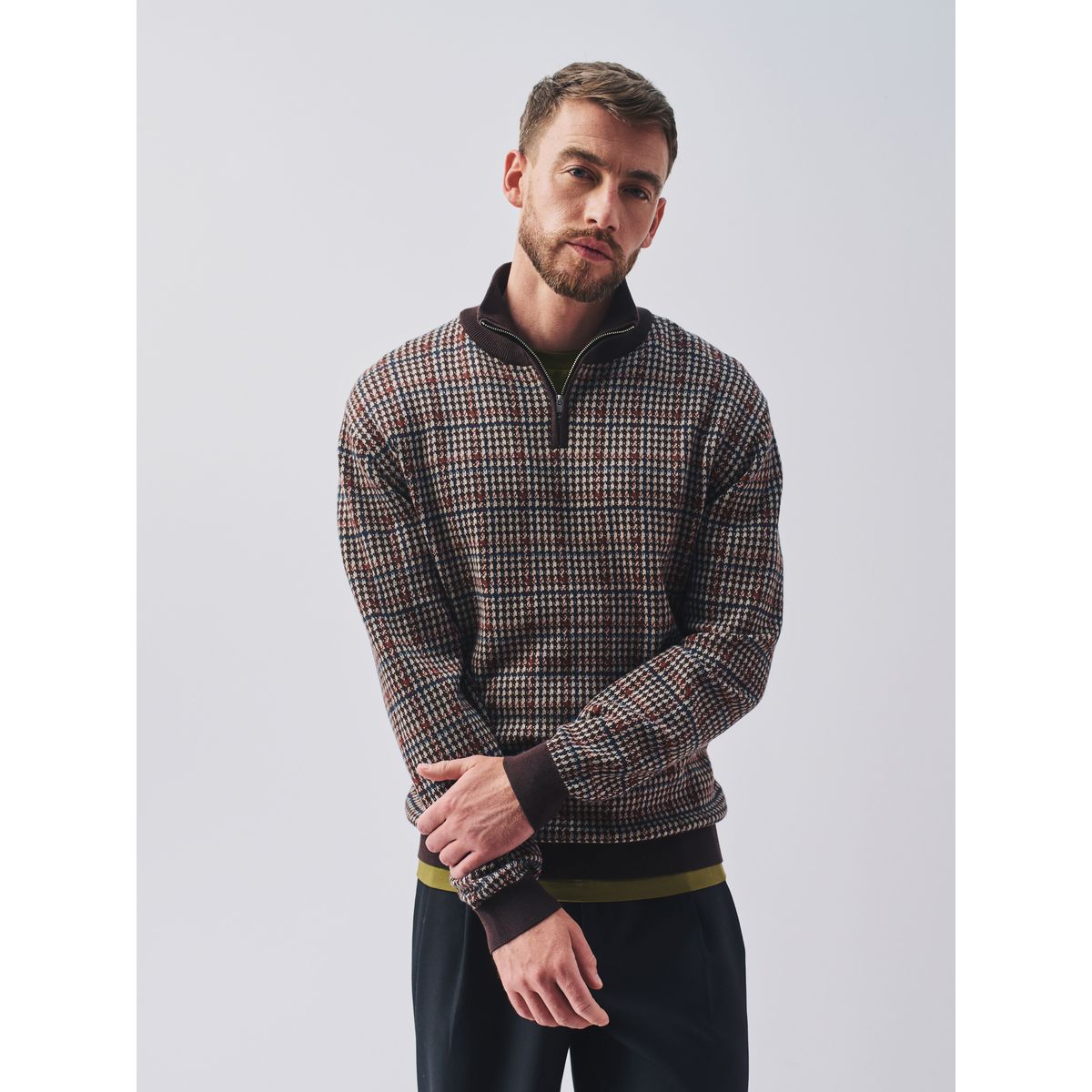 Pull à col zippé et carreaux marron, NEXT