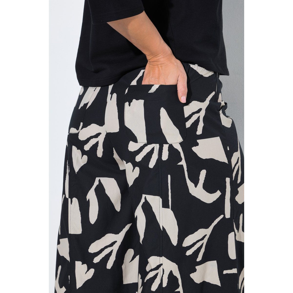 Jupe-culotte, fleurs, jambe large noir, ULLA POPKEN