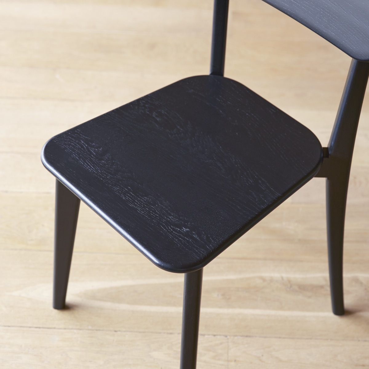 Chaise en Acajou massif, ABEL noir, TIKAMOON