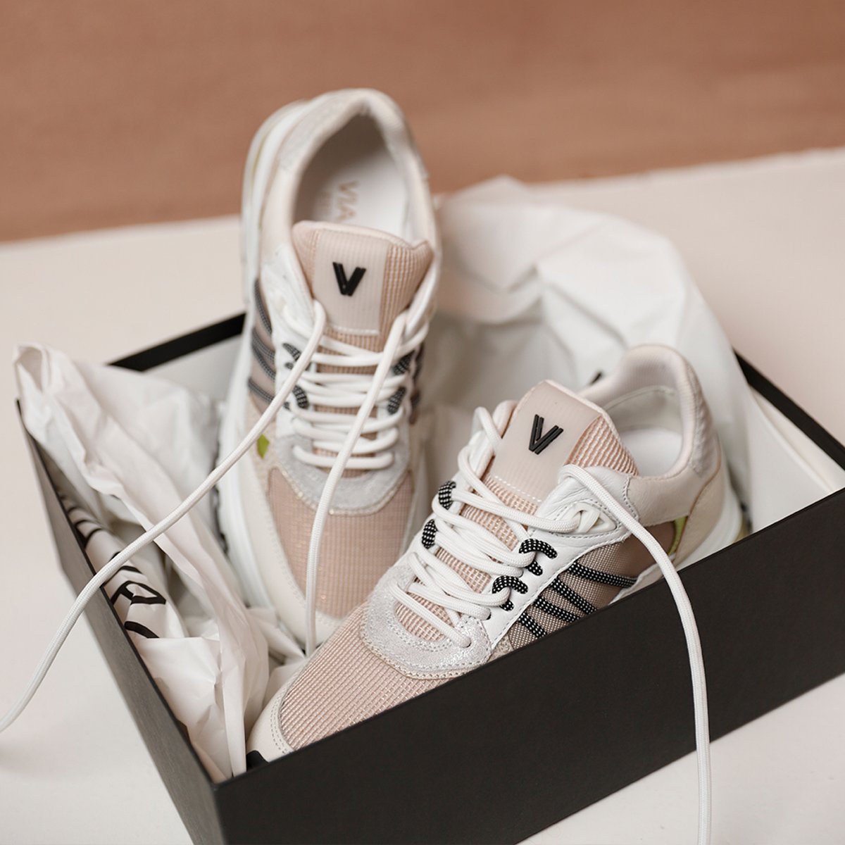 Baskets en cuir LIZ DAE blanc, VIA VAI