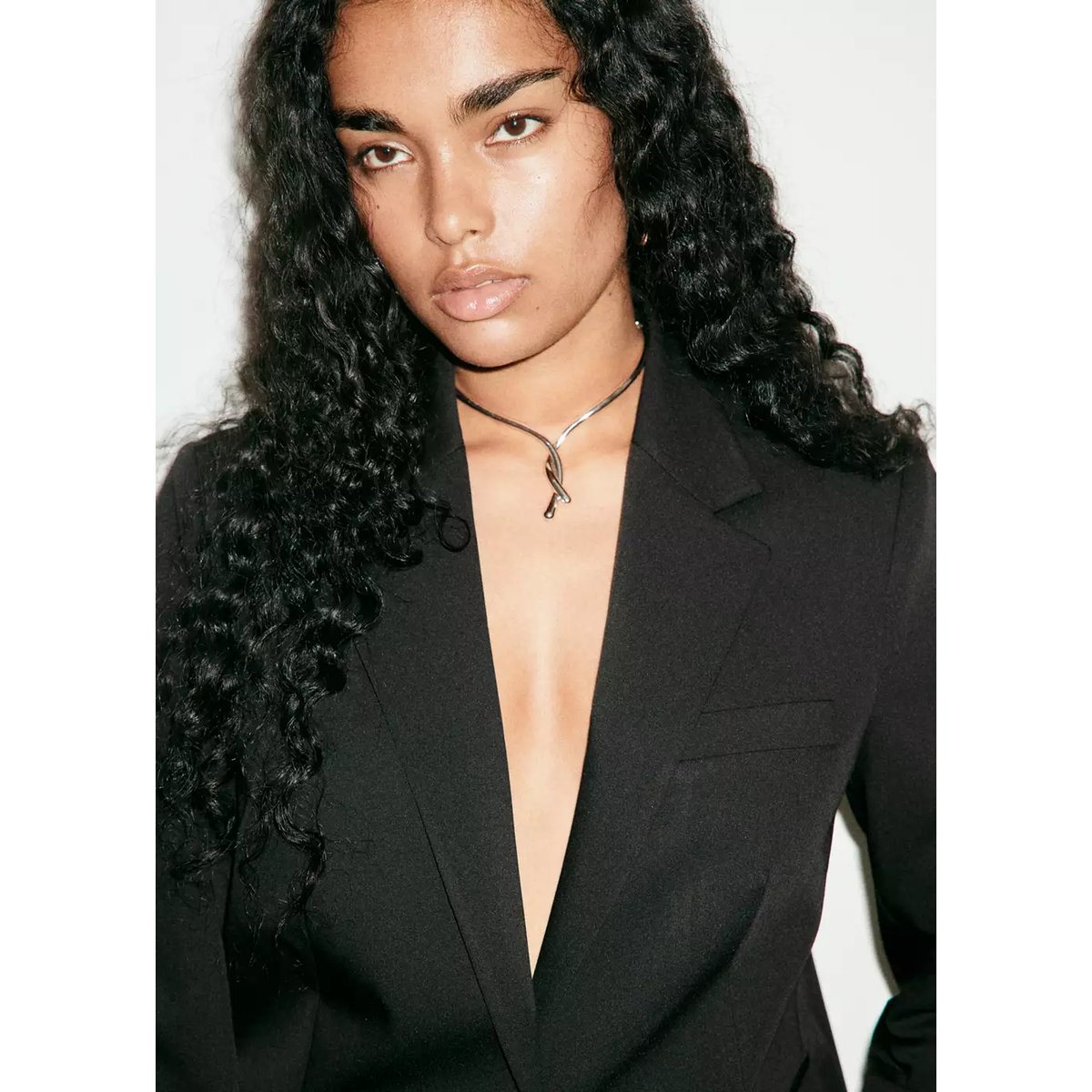 Blazer costume cintré noir, MANGO