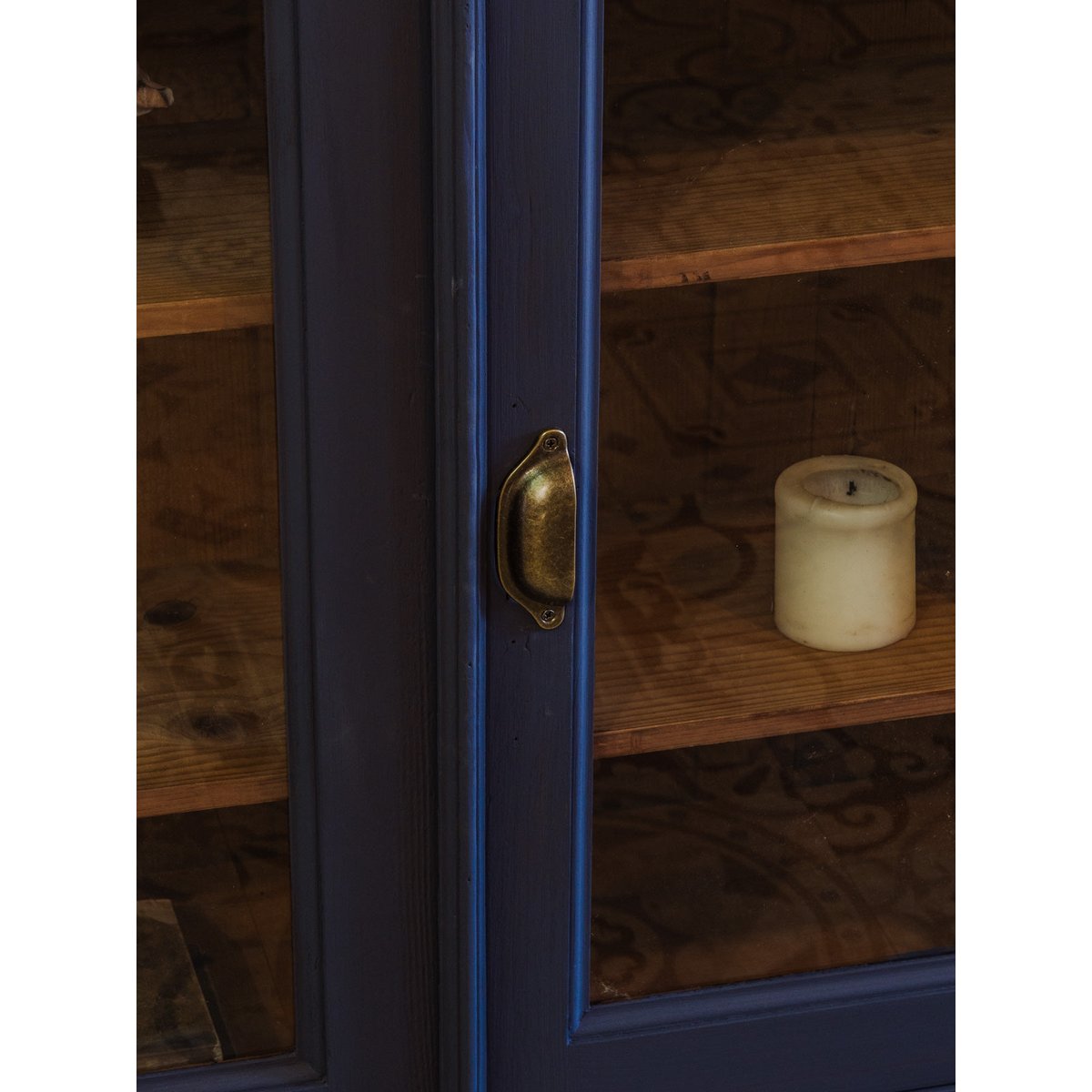 Vitrine en bois bleu foncé Victoria N°230 - Bon état bleu foncé, DEBONGOUT