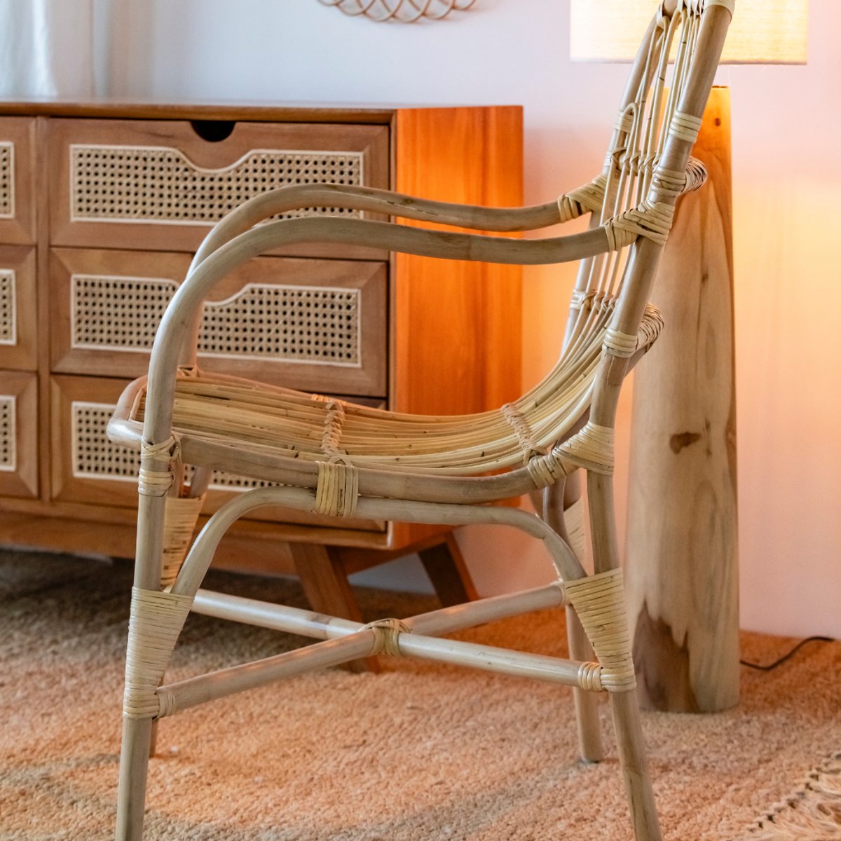 Chaise Fauteuil en rotin avec accoudoirs NELLY beige, HYDILE