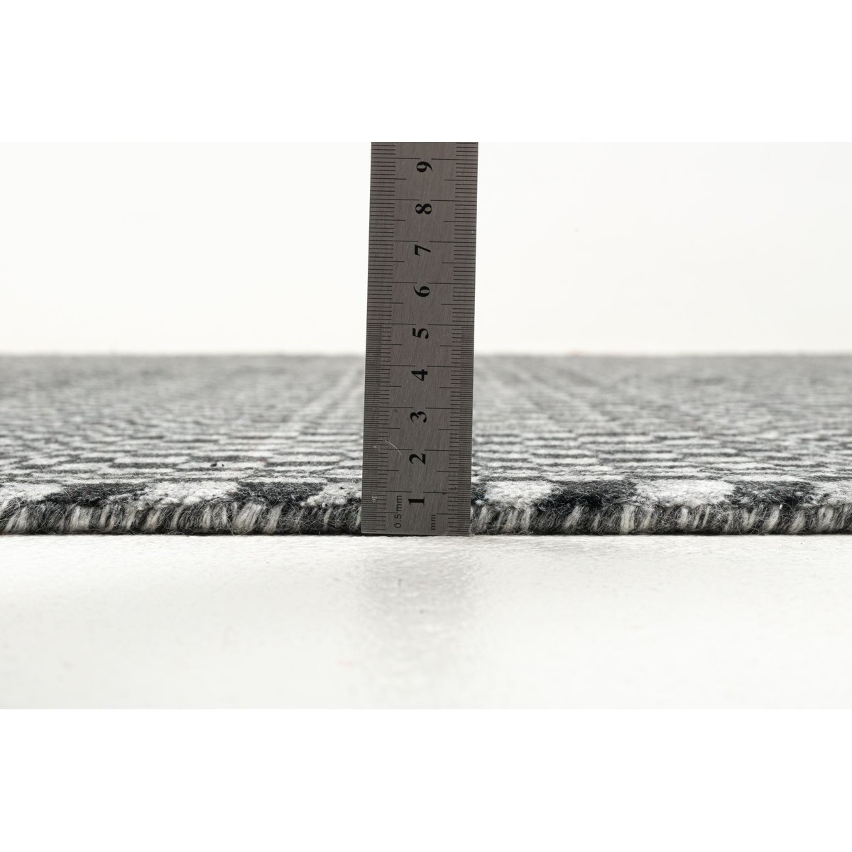 Tapis MYSORE, tufté main, 100% viscose, plat gris, THEKO