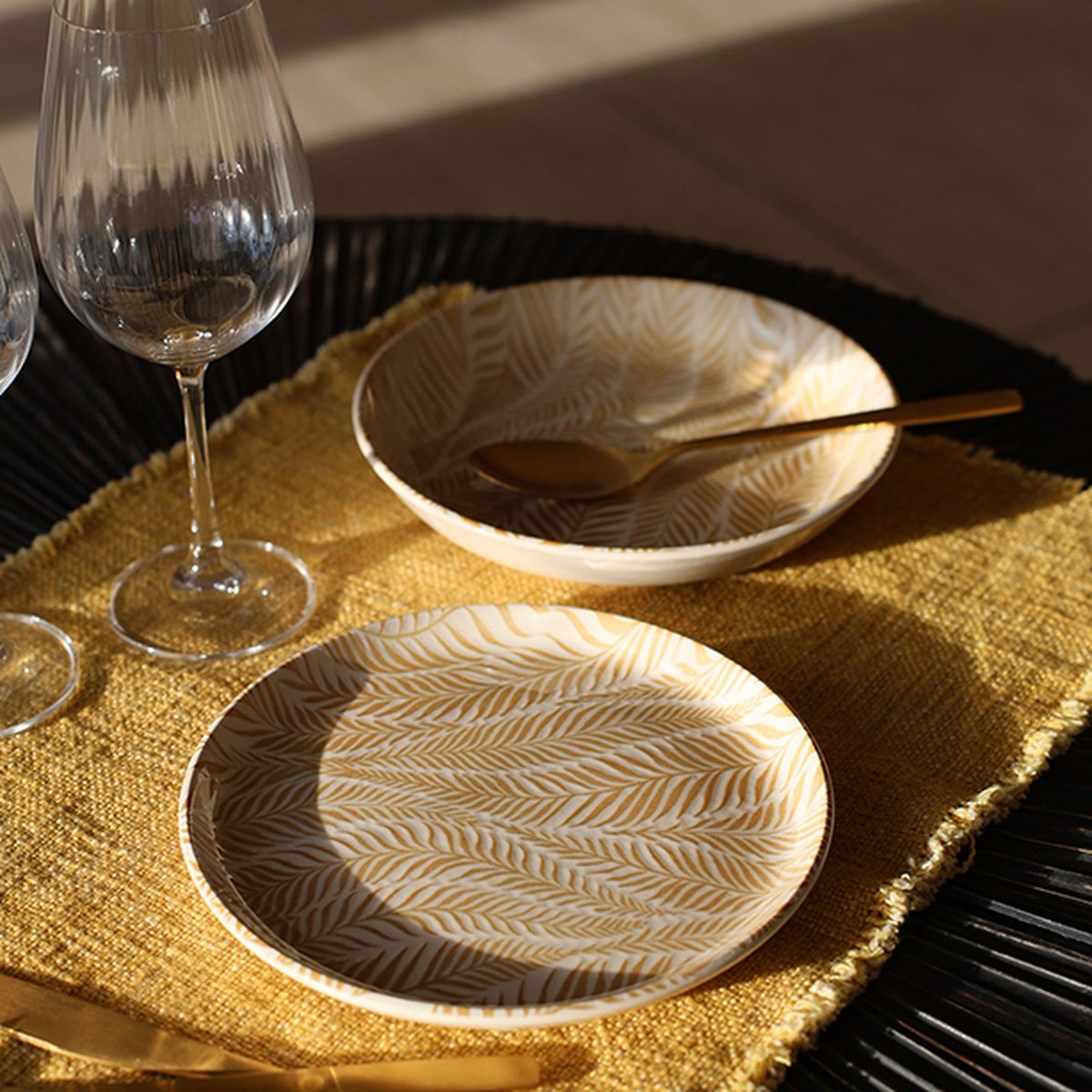 Service de table 36 pièces en grès, SAVANE beige, NOVASTYL