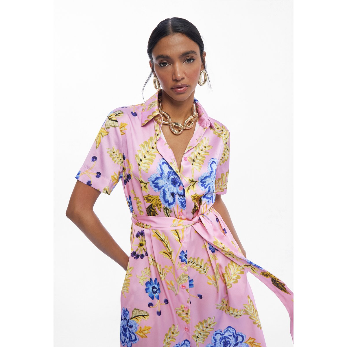 Robe chemise en satin à imprimé floral et ceinture rose clair, LOLA CASADEMUNT