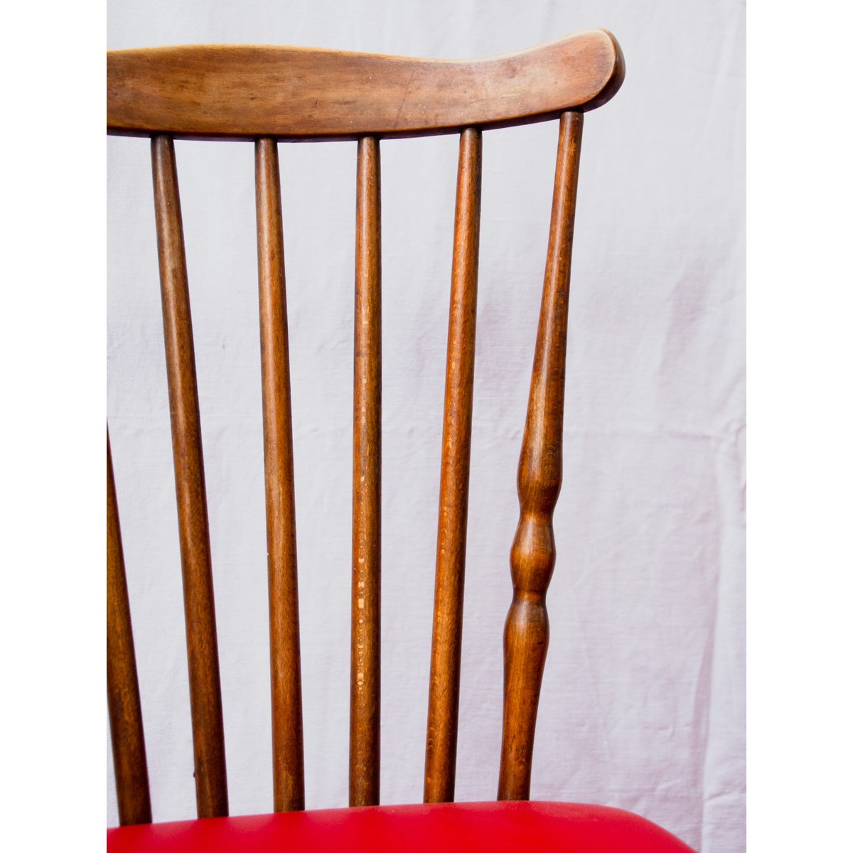 Lot de 4 chaises en bois et skaï Claude N°1737 - Bon état bois foncé, DEBONGOUT