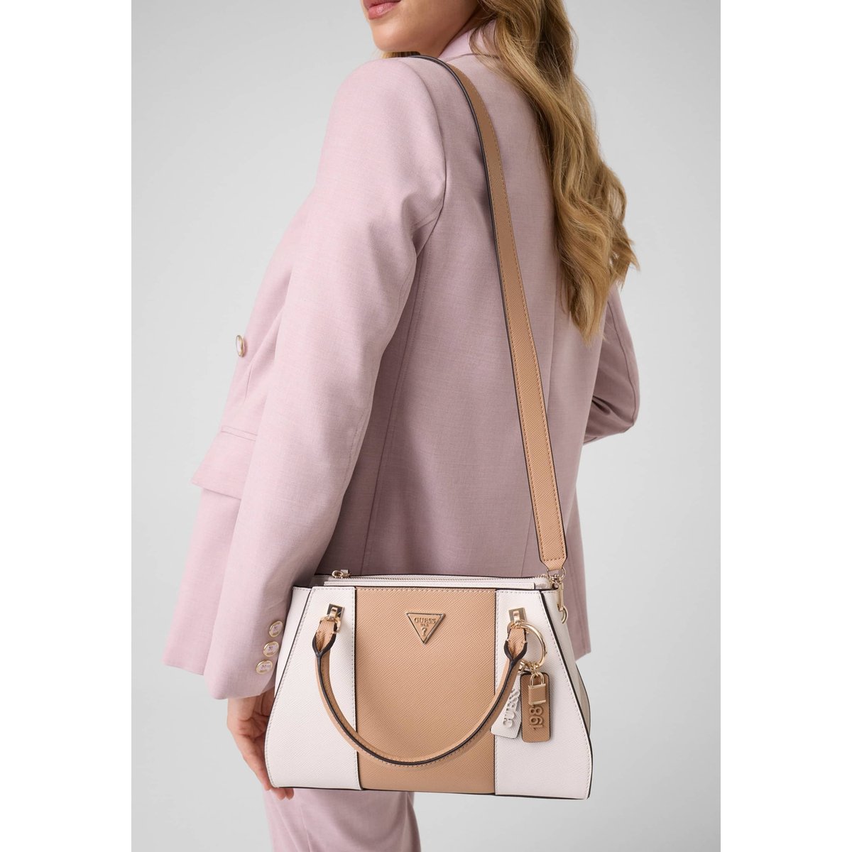Sac À Main Noelle Saffiano beige, GUESS