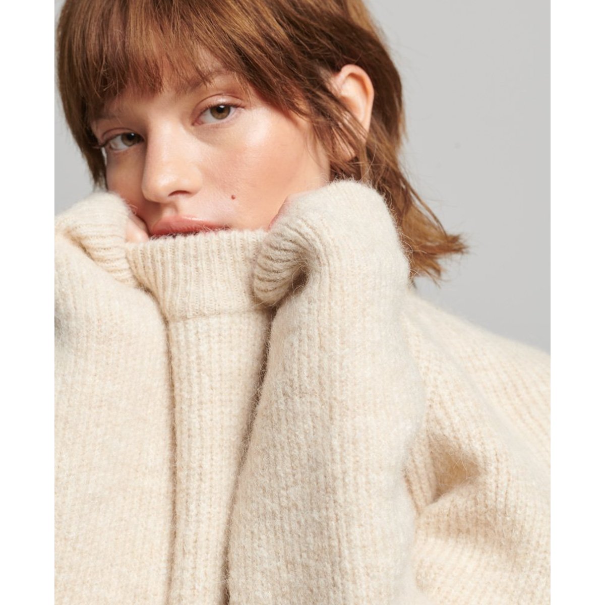 Pull ras-du-cou côtelé Essential écru, SUPERDRY