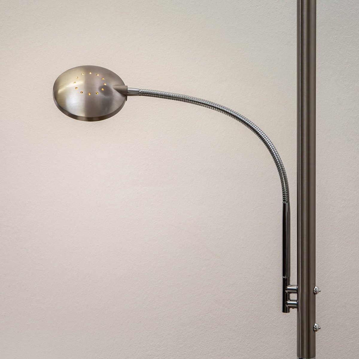 Lampadaire en métal moderneLED, Malea nickel mat, chrome, LINDBY